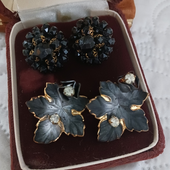 Jewelry - Vintage Clip Earrings 2 Pair